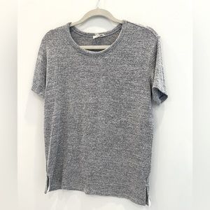 Knit t shirt for all seasons